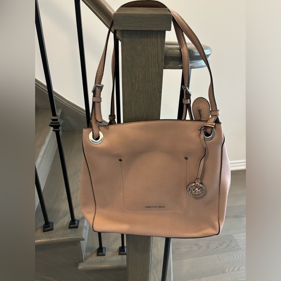 Michael Kors Bag - Picture 1 of 2